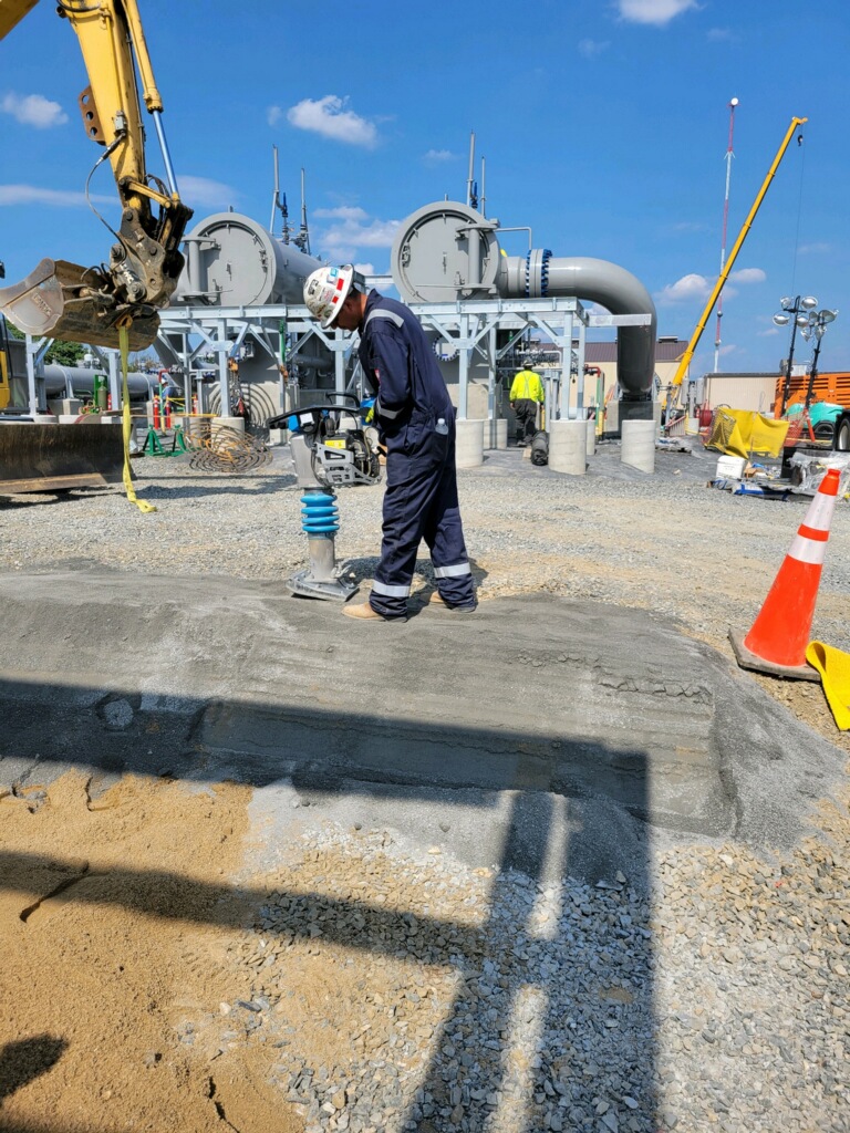 Member working with pavement